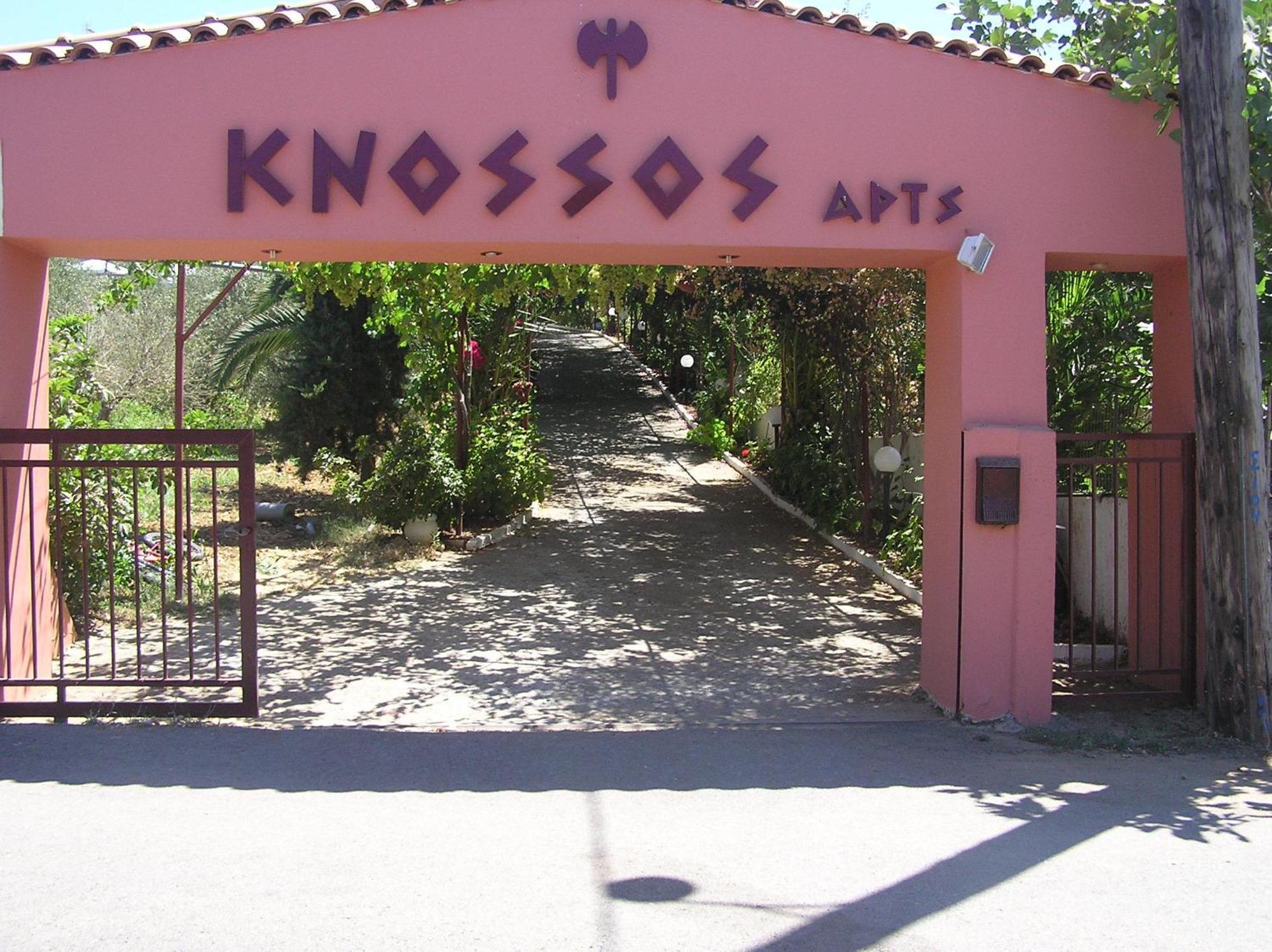 Knossos Aparthotel Panormos  Exterior photo