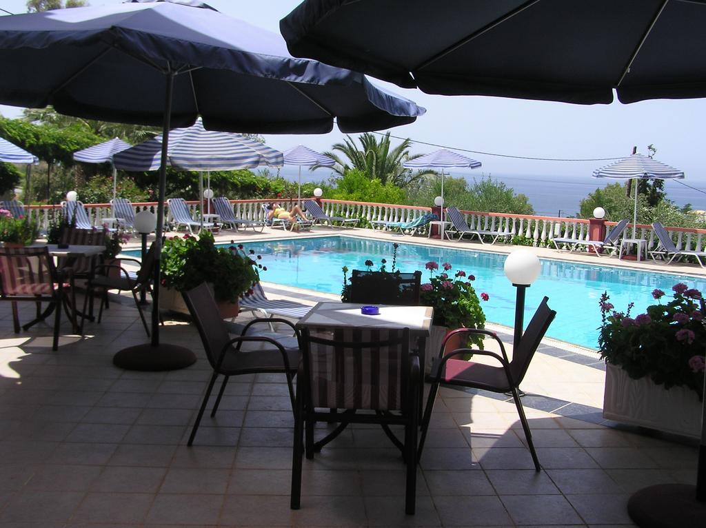 Knossos Aparthotel Panormos  Exterior photo
