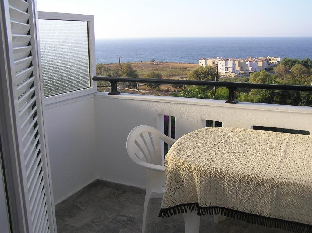 Knossos Aparthotel Panormos  Exterior photo