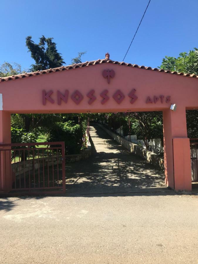 Knossos Aparthotel Panormos  Exterior photo